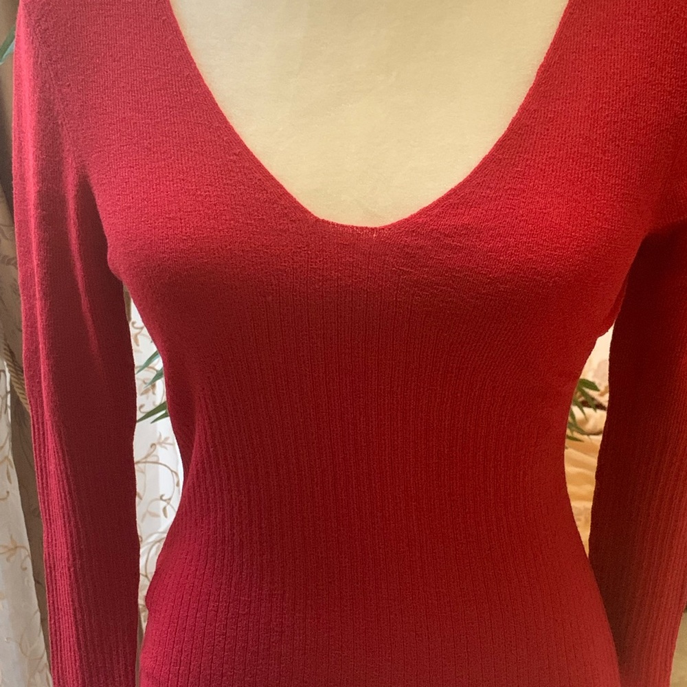 Woman’s Max Studio sweater top red Small